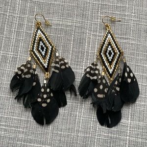 Feather and bead gold earrings ⭐️🖤